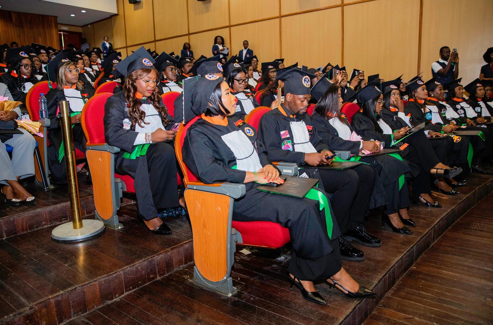 Gregório Semedo lança 100 novos licenciados e celebra 21 anos de compromisso com a educação